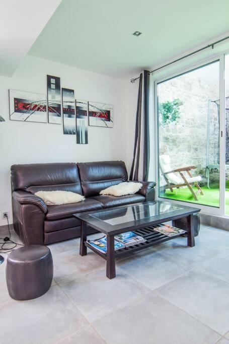 Appartement Avec Jardin Interieur 4 Pers Centre Ville Nemours Exterior foto